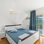 House With Private Pool Seabird *