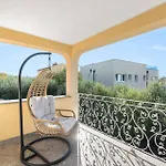 House With Private Pool Seabird