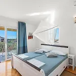 House With Private Pool Seabird