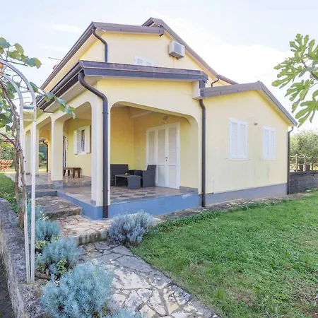 House With Private Pool Seabird * Rosini