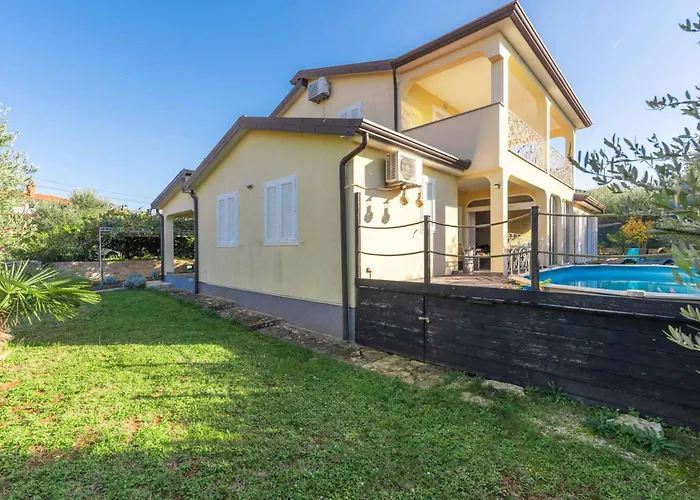 House With Private Pool Seabird Vakantiehuis Rosini