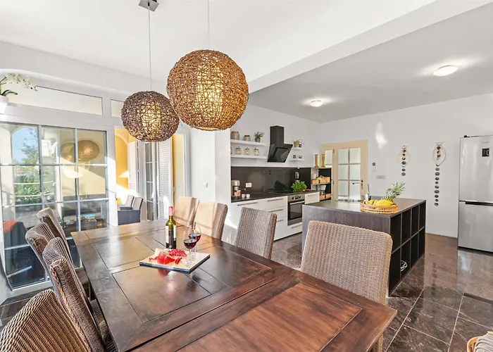 House With Private Pool Seabird Rosini