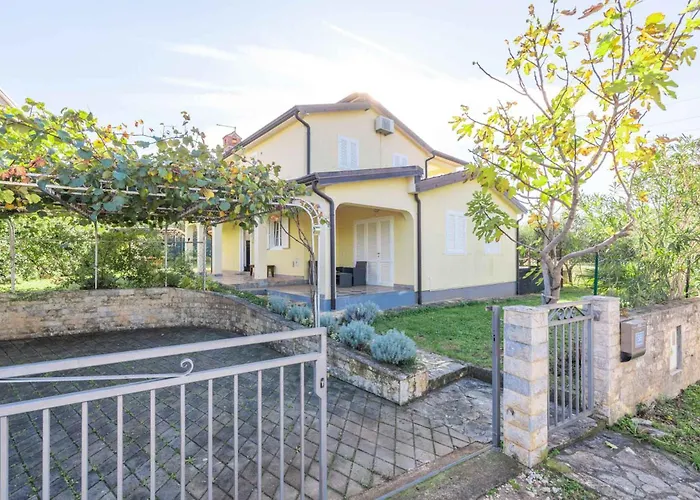 House With Private Pool Seabird Vakantiehuis Rosini