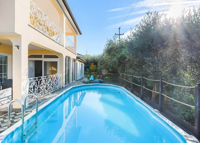 House With Private Pool Seabird Vakantiehuis Rosini