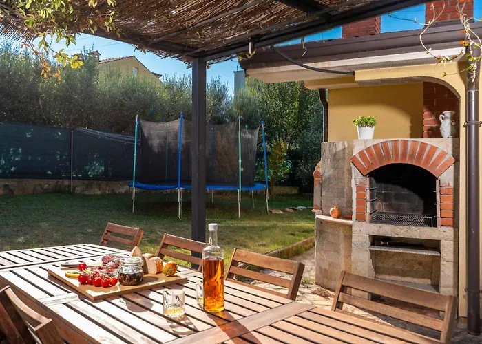 House With Private Pool Seabird *