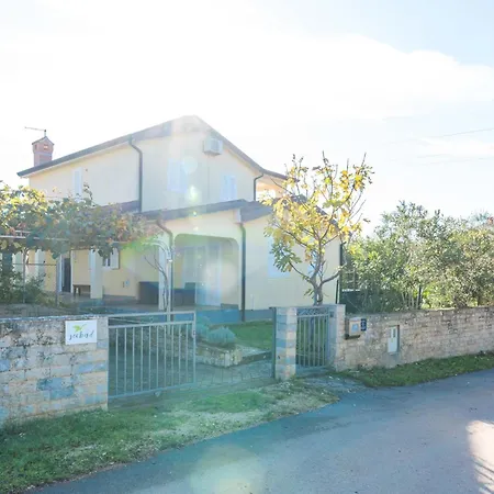 House With Private Pool Seabird * Rosini