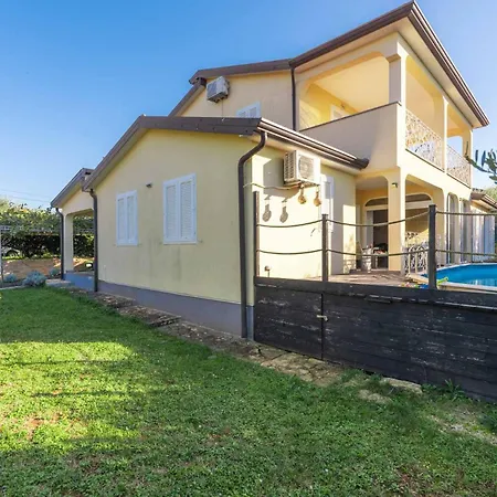 House With Private Pool Seabird Vikendica Rosini