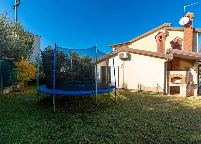 House With Private Pool Seabird Vikendica Rosini